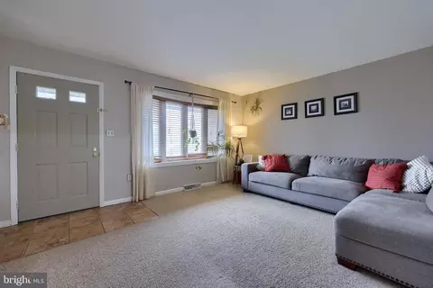 122 S Oak St, Lititz, PA 17543 photo 5