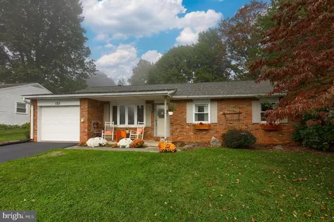 122 S Oak St, Lititz, PA 17543 photo 4