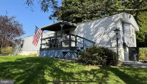 912 Ivy Ln, Ephrata, PA 17522