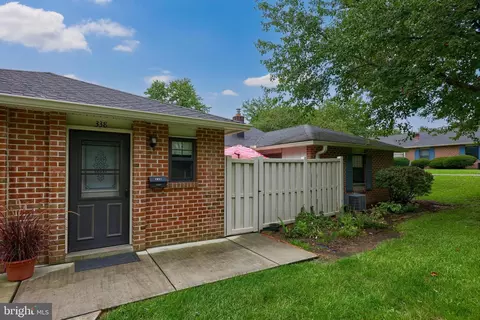 338 Valleybrook Dr, Lancaster, PA 17601