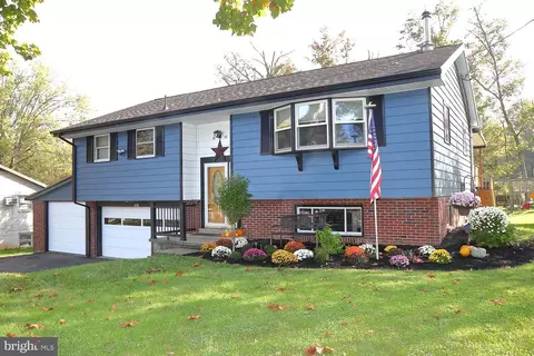 668 Reinholds Rd, Denver, PA 17517