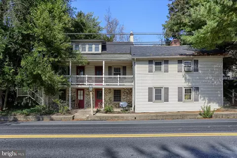 121 Blue Rock Rd, Millersville, PA 17551
