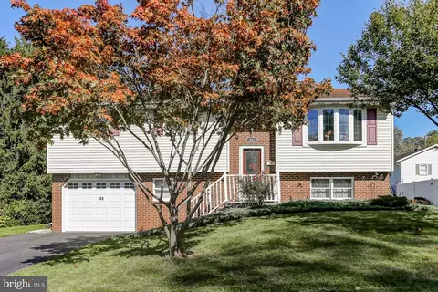 853 S Mount Joy St, Elizabethtown, PA 17022