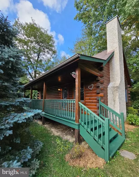 685 Overlys Grove Rd, New Holland, PA 17557