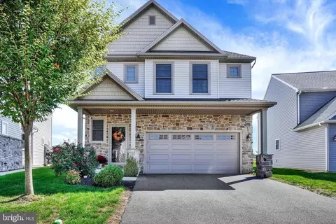 1398 Fieldstone Dr, Mount Joy, PA 17552