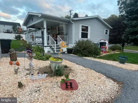 745 Primrose Ln, Ephrata, PA 17522