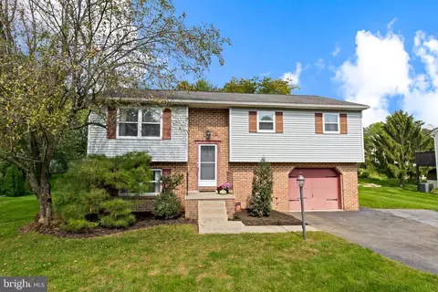 1389 Eden Rd, Lancaster, PA 17601