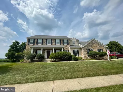 2 Miriam Ct, Strasburg, PA 17579