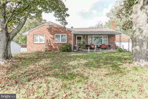 13 Parkview Dr, Elizabethtown, PA 17022