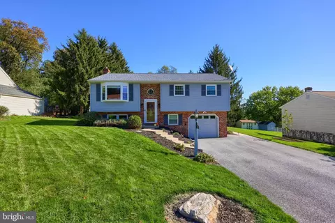 3807 Pine Hill Dr, Columbia, PA 17512