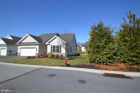 543 Allegiance Dr, Lititz, PA 17543 photo 2