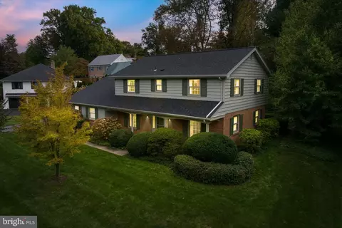 1420 Meadowbrook Rd, Lancaster, PA 17603