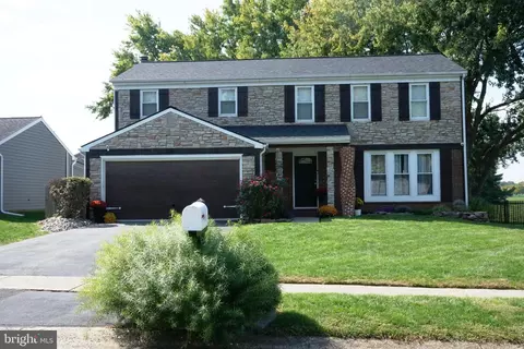 2860 Pebblebrook Dr, Lancaster, PA 17601