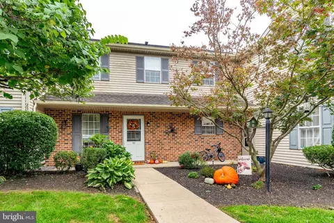 252 Morgan Dr, Leola, PA 17540