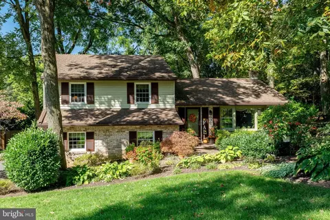 2364 Henbird Ln, Lancaster, PA 17601