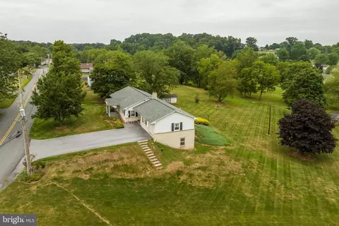 1042 Beam Rd, Denver, PA 17517