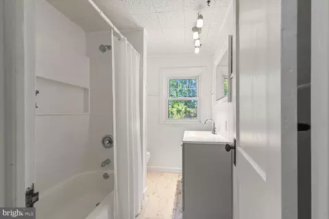 131 E Market St, Lititz, PA 17543 photo 17