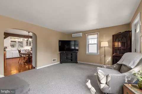 131 E Market St, Lititz, PA 17543 photo 6