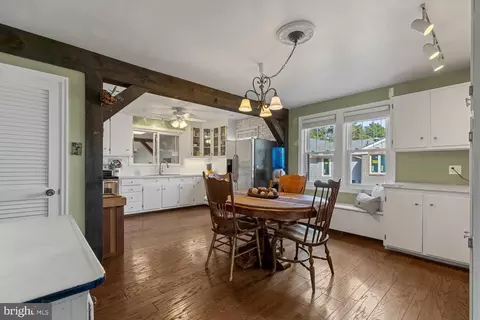 131 E Market St, Lititz, PA 17543 photo 3