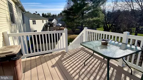 317 Coventry Ln, Lititz, PA 17543 photo 5