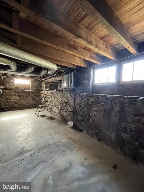 408 E Main St, Lititz, PA 17543 photo 33