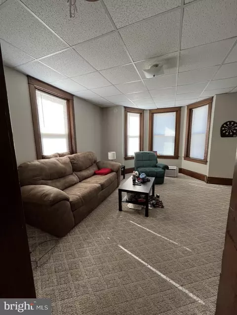 408 E Main St, Lititz, PA 17543 photo 9