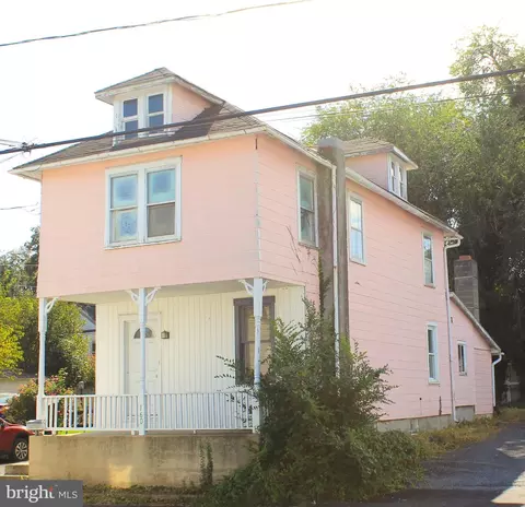 160 Veterans Aly, Manheim, PA 17545