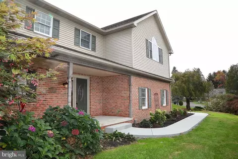 1328 Edgewood Dr, East Earl, PA 17519