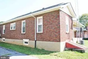  2020 Linden St, East Petersburg, PA 17520 photo 5