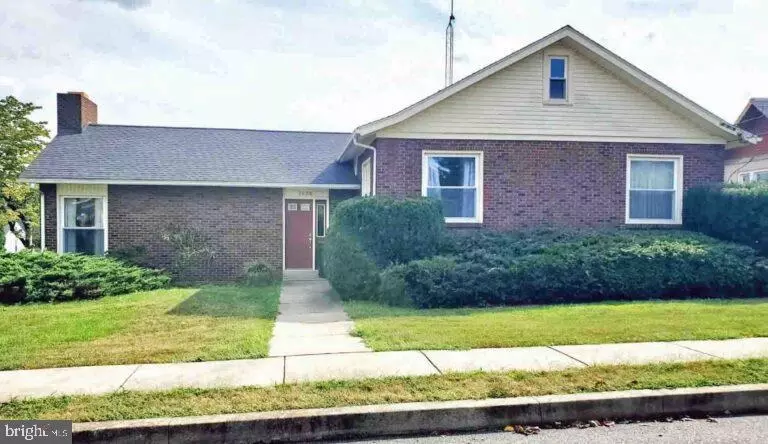  2020 Linden St, East Petersburg, PA 17520 photo 3