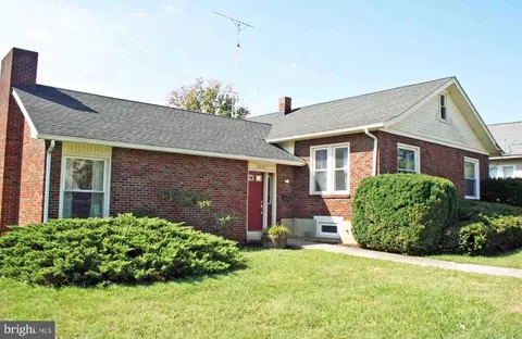 2020 Linden St, East Petersburg, PA 17520