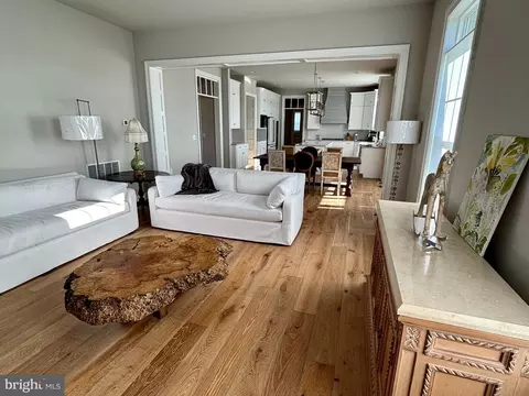 Living - 994 Valley Crossing Dr, Lititz, PA 17543 photo 3 of 3