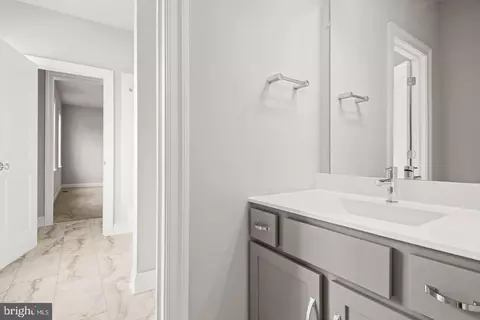 Entry Way - 994 Valley Crossing Dr, Lititz, PA 17543 photo 11 of 15