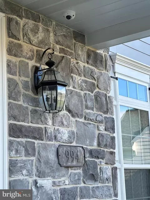 Exterior - 994 Valley Crossing Dr, Lititz, PA 17543 photo 3 of 10