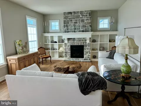 Living - 994 Valley Crossing Dr, Lititz, PA 17543 photo 1 of 3