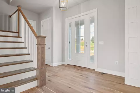 Entry Way - 994 Valley Crossing Dr, Lititz, PA 17543 photo 13 of 15