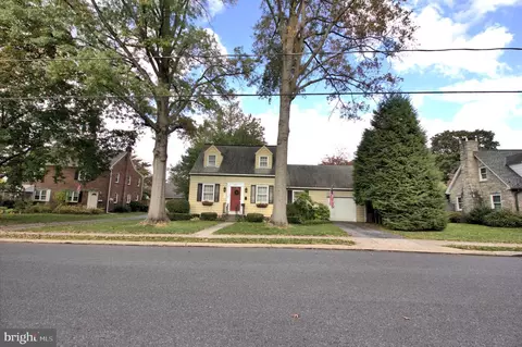 315 E 2nd Ave, Lititz, PA 17543 photo 2