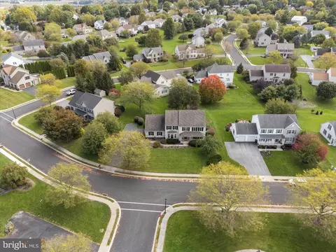 18 Crimson Ln, Lititz, PA 17543 photo 6