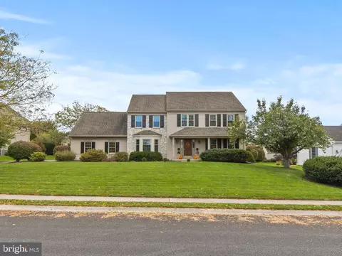 18 Crimson Ln, Lititz, PA 17543 photo 2