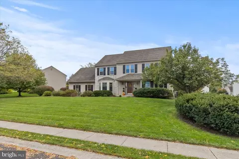 18 Crimson Ln, Lititz, PA 17543 photo 3