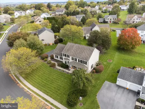 18 Crimson Ln, Lititz, PA 17543 photo 4