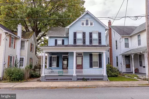 124 E New St, Lititz, PA 17543