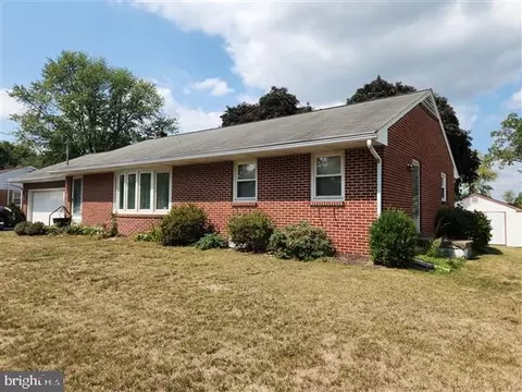 647 Hampden Rd, Elizabethtown, PA 17022