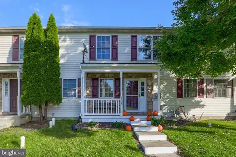 319 Yorkshire Dr, Lancaster, PA 17603