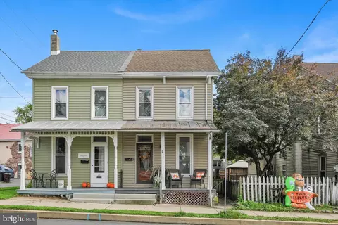 23 S 4th St, Denver, PA 17517