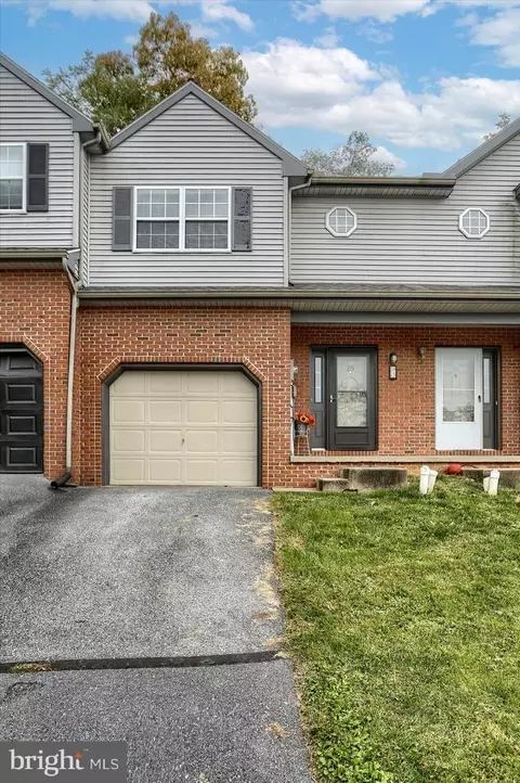 85 Ironstone Dr, Elizabethtown, PA 17022