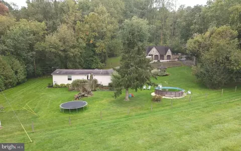 275 S Belmont Rd, Paradise, PA 17562