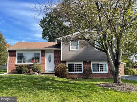 55 Glen Oaks Dr, Lancaster, PA 17603