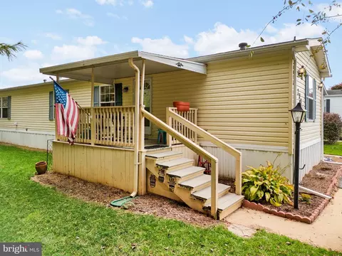208 Saddleford Ct N, Lancaster, PA 17603