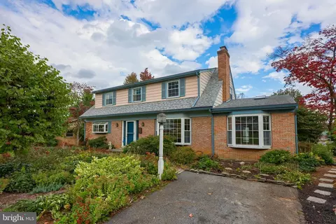 1521 Fellowship Dr, Lancaster, PA 17601